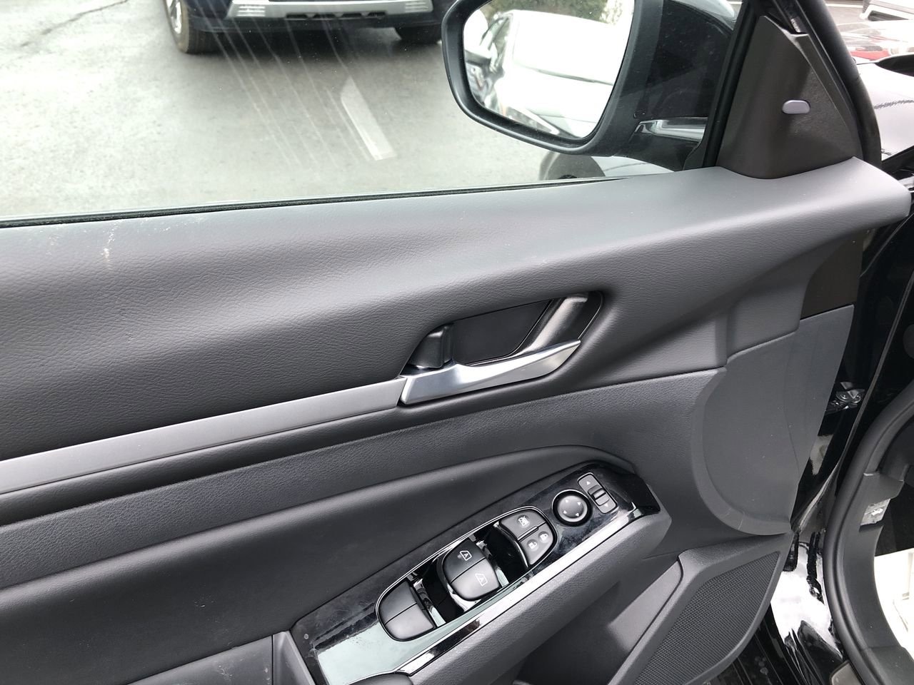 New 2025 Nissan Altima SR - photo - 20