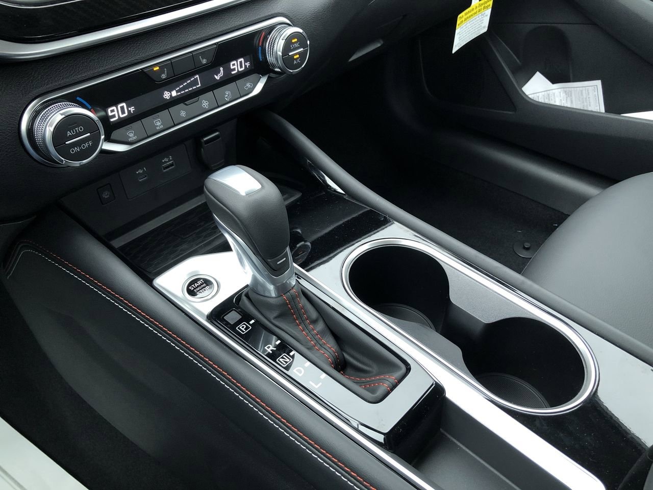 New 2025 Nissan Altima SR - photo - 26