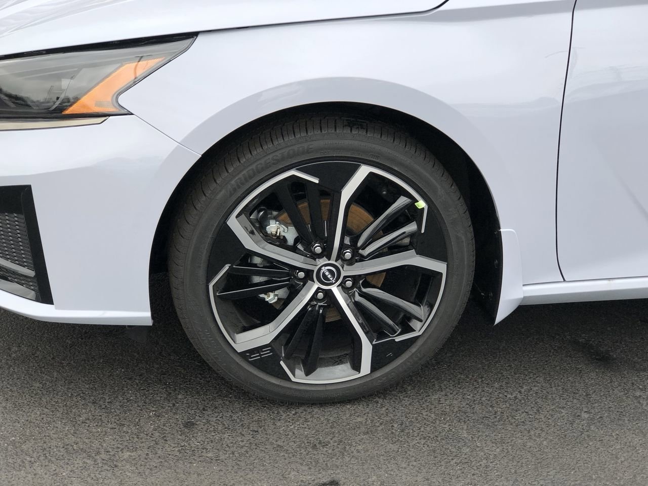 New 2025 Nissan Altima SR - photo - 9