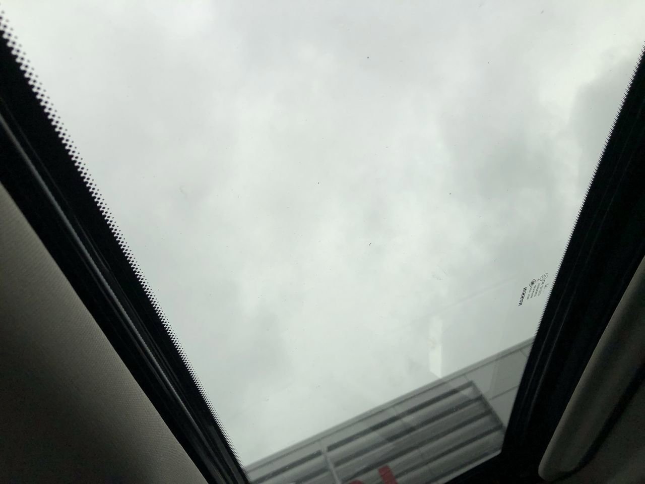 New 2025 Nissan Altima SR - photo - 31