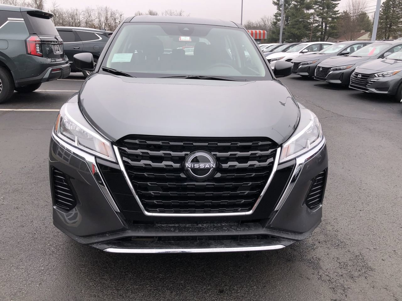 New 2025 Nissan Kicks Play S - photo - 15