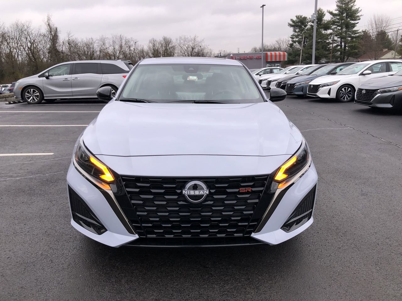 New 2025 Nissan Altima SR - photo - 15