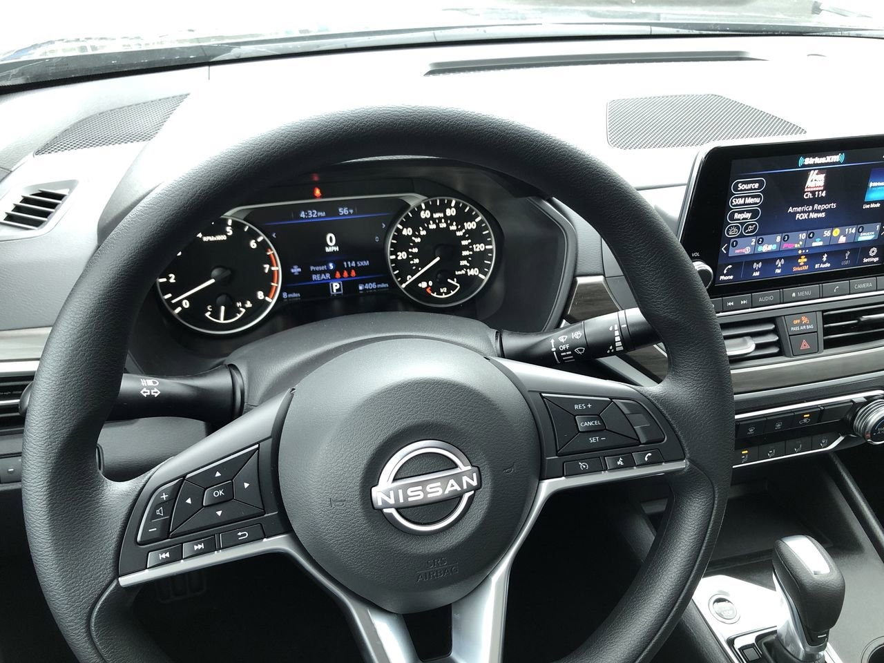 New 2025 Nissan Altima SV - photo - 23