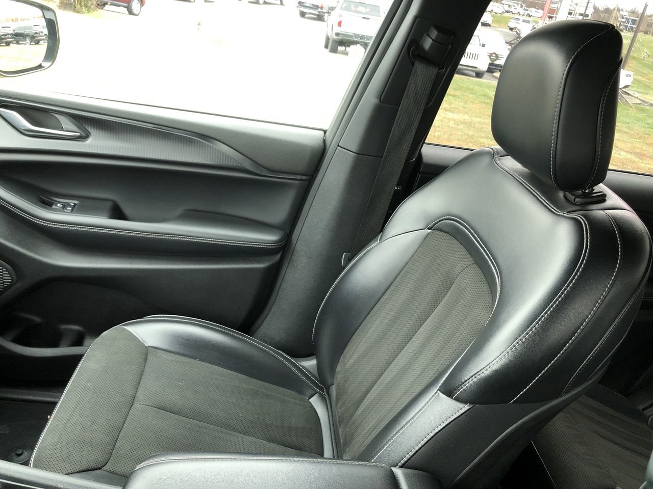 Pre-Owned 2024 Jeep Grand Cherokee L  - photo - 23