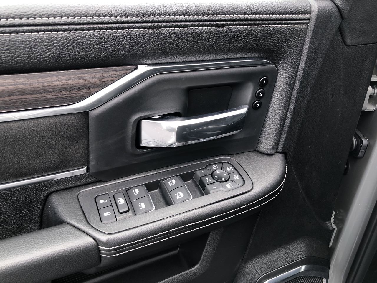 New 2026 Ram 2500 Laramie - photo - 19