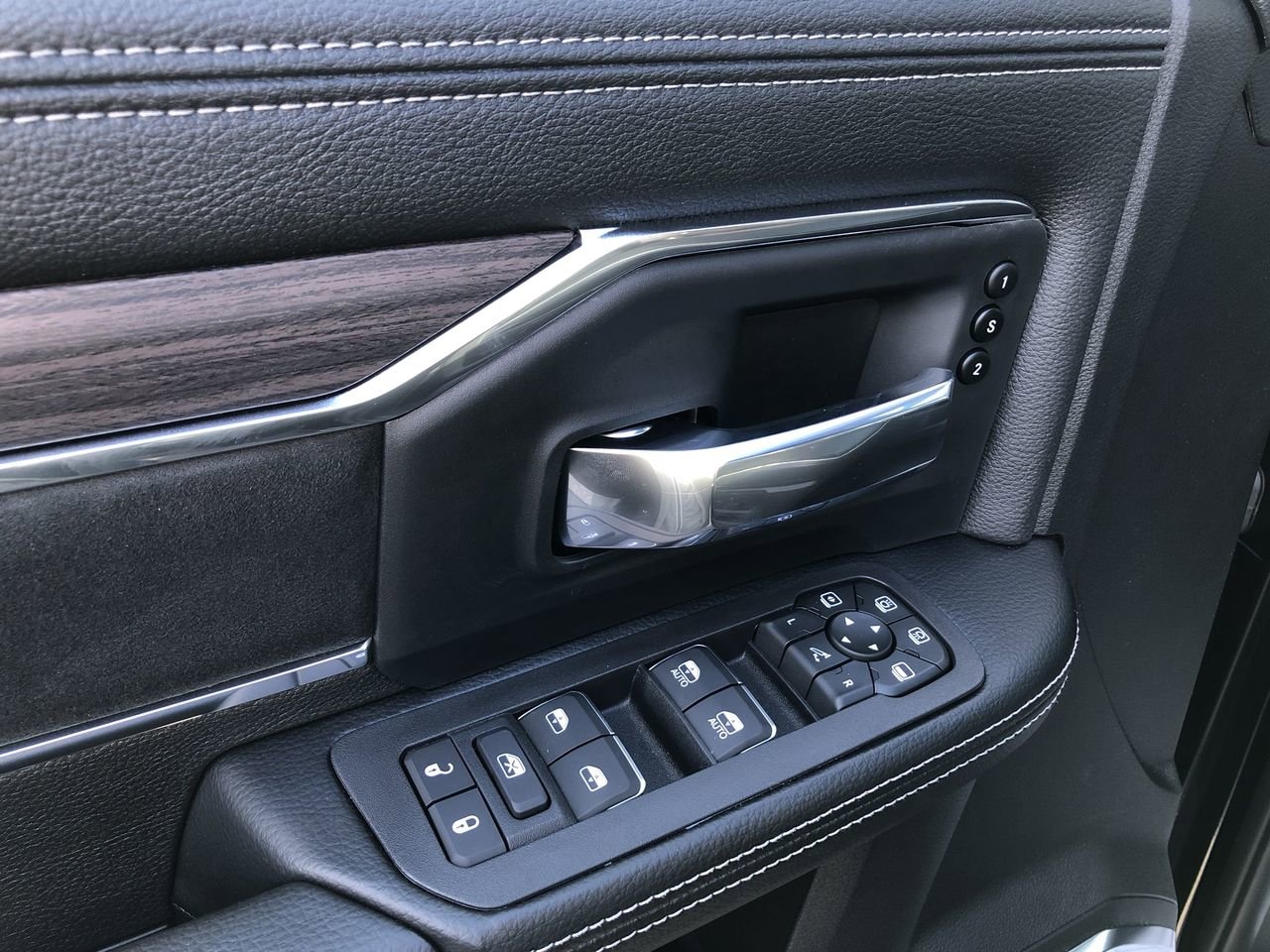 New 2026 Ram 2500 Laramie - photo - 19