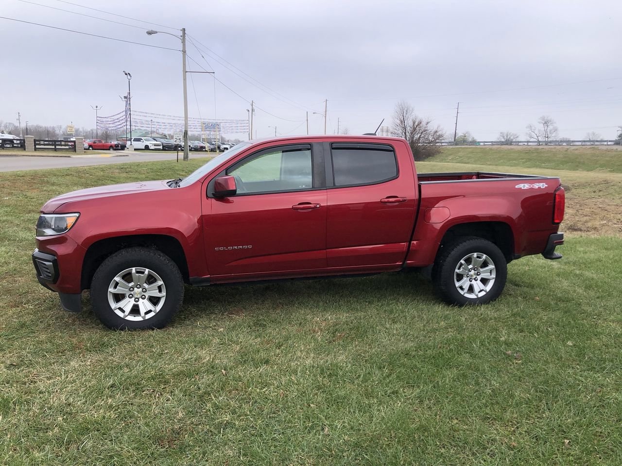 Pre-Owned 2021 Chevrolet Colorado LT - photo - 2