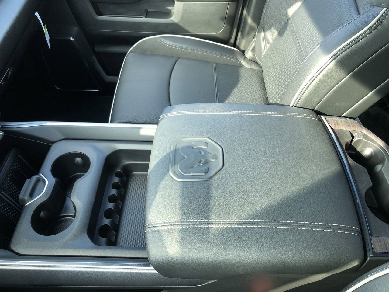 New 2026 Ram 2500 Laramie - photo - 24