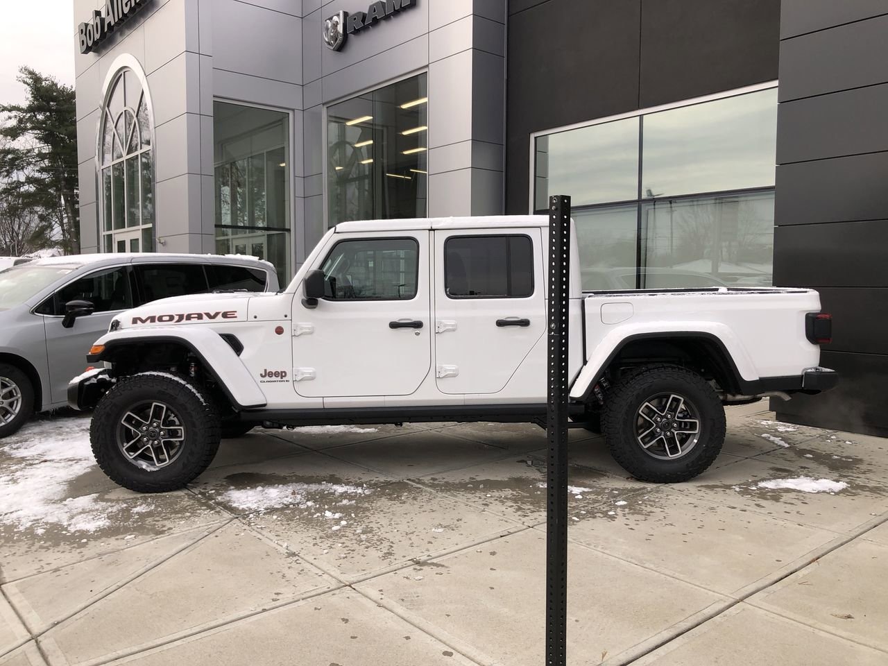 New 2026 Jeep Gladiator Mojave - photo - 2