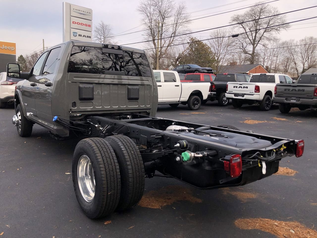 New 2026 Ram 3500 Chassis Cab Tradesman - photo - 3