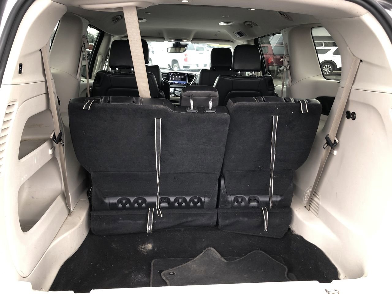 Pre-Owned 2022 Chrysler Pacifica TOURL - photo - 8