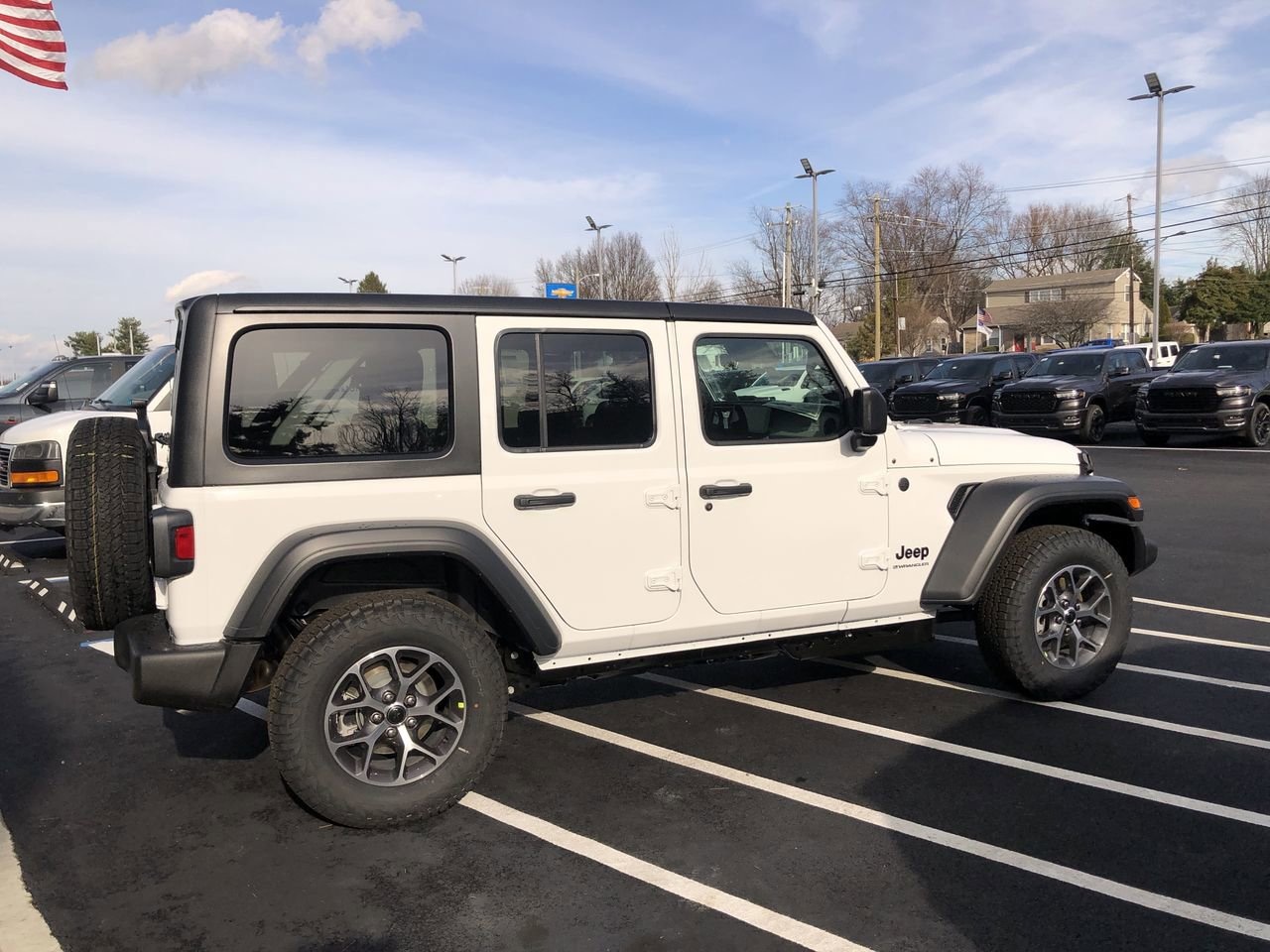 New 2026 Jeep Wrangler Sport S - photo - 13