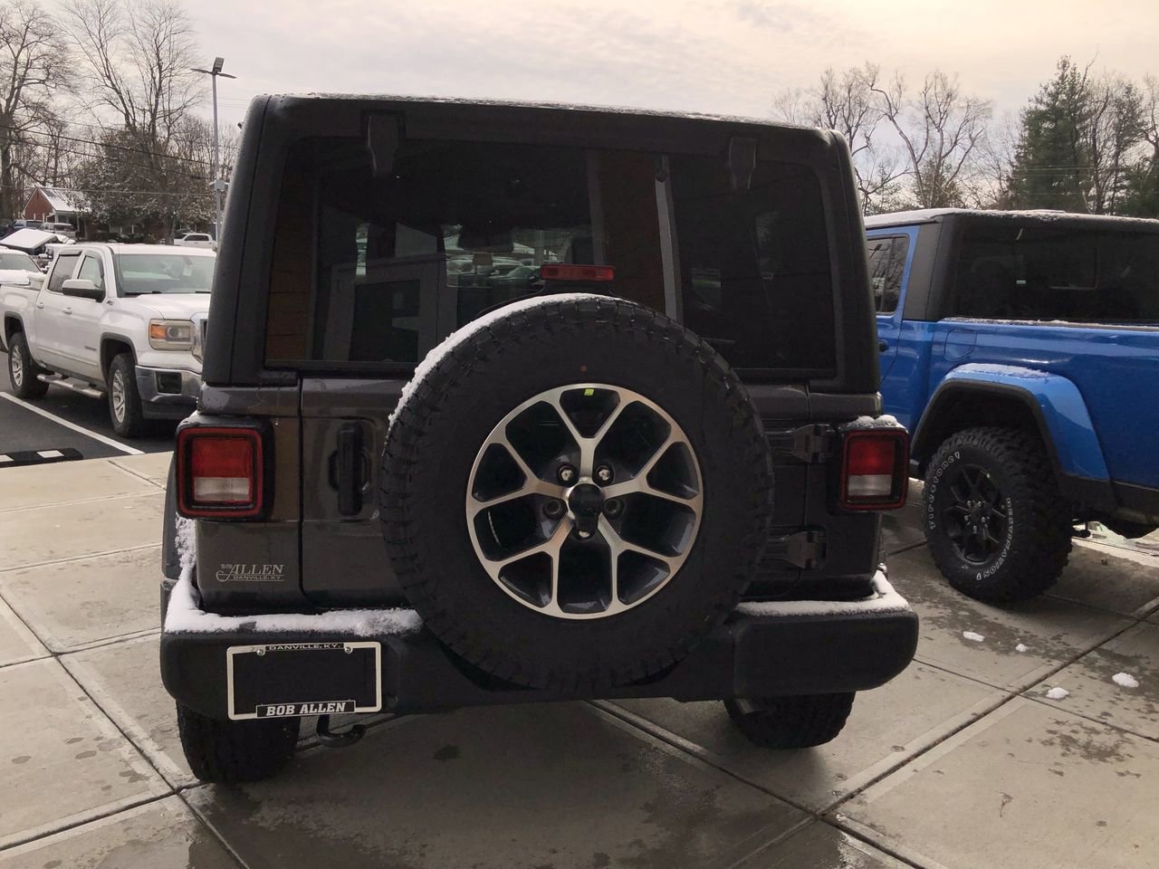 New 2026 Jeep Wrangler Sport S - photo - 9