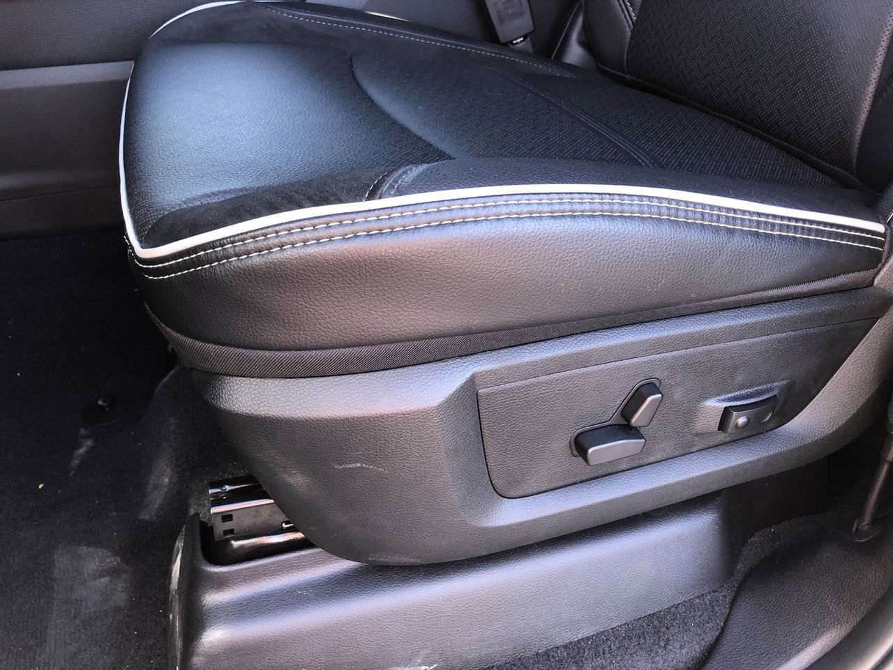 New 2026 Ram 2500 Laramie - photo - 21