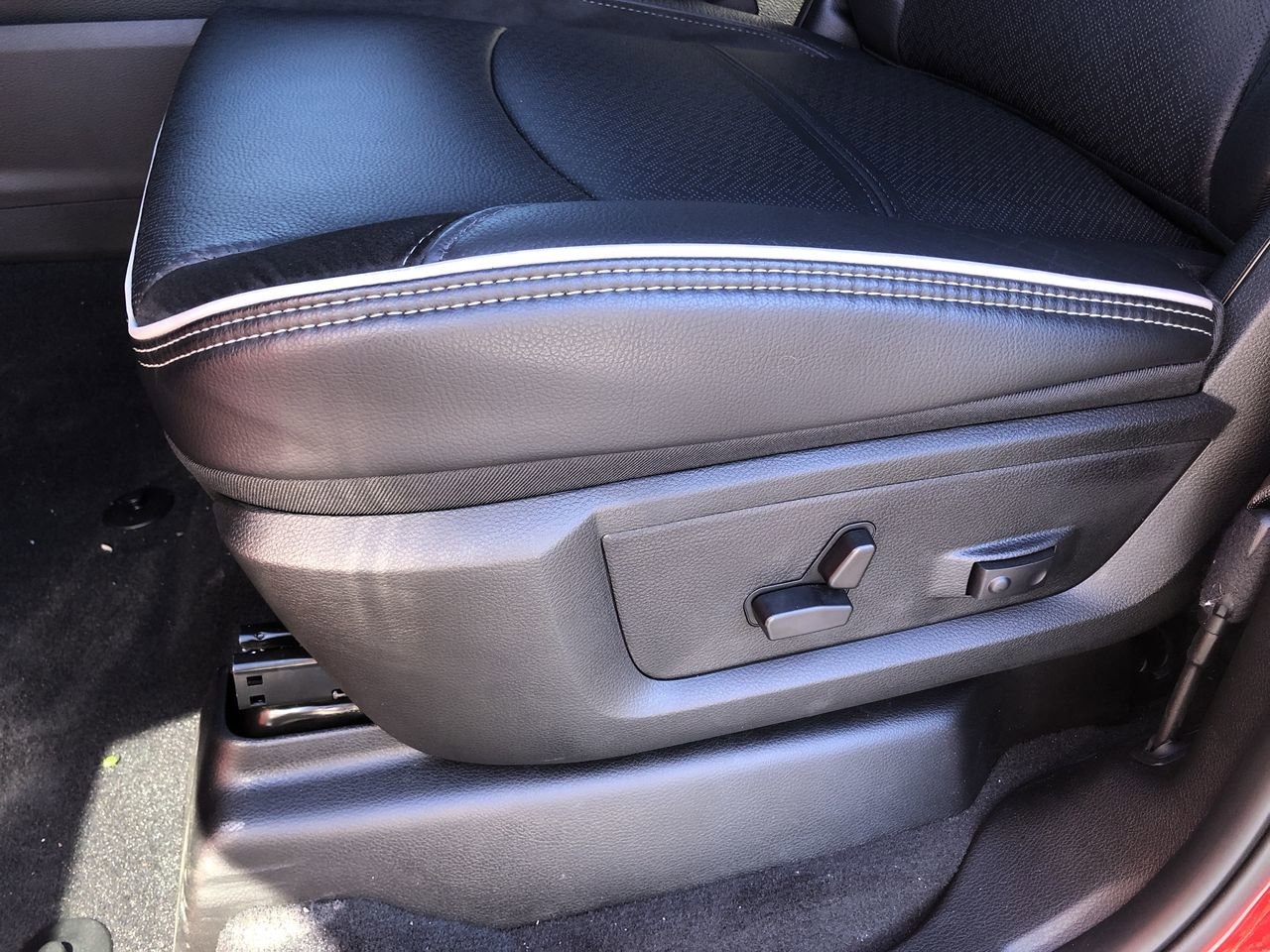 New 2026 Ram 2500 Laramie - photo - 21