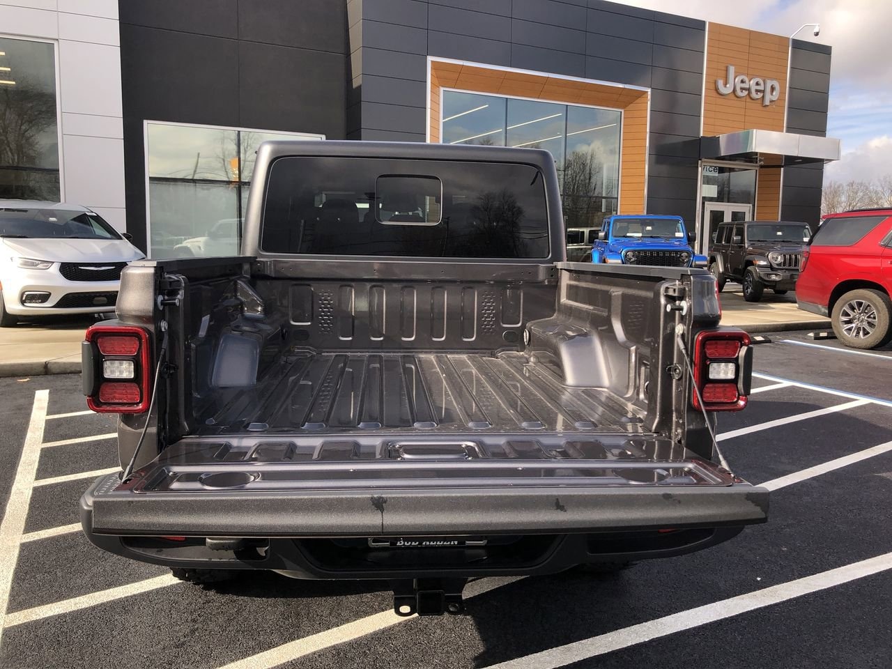 New 2026 Jeep Gladiator Willys - photo - 16