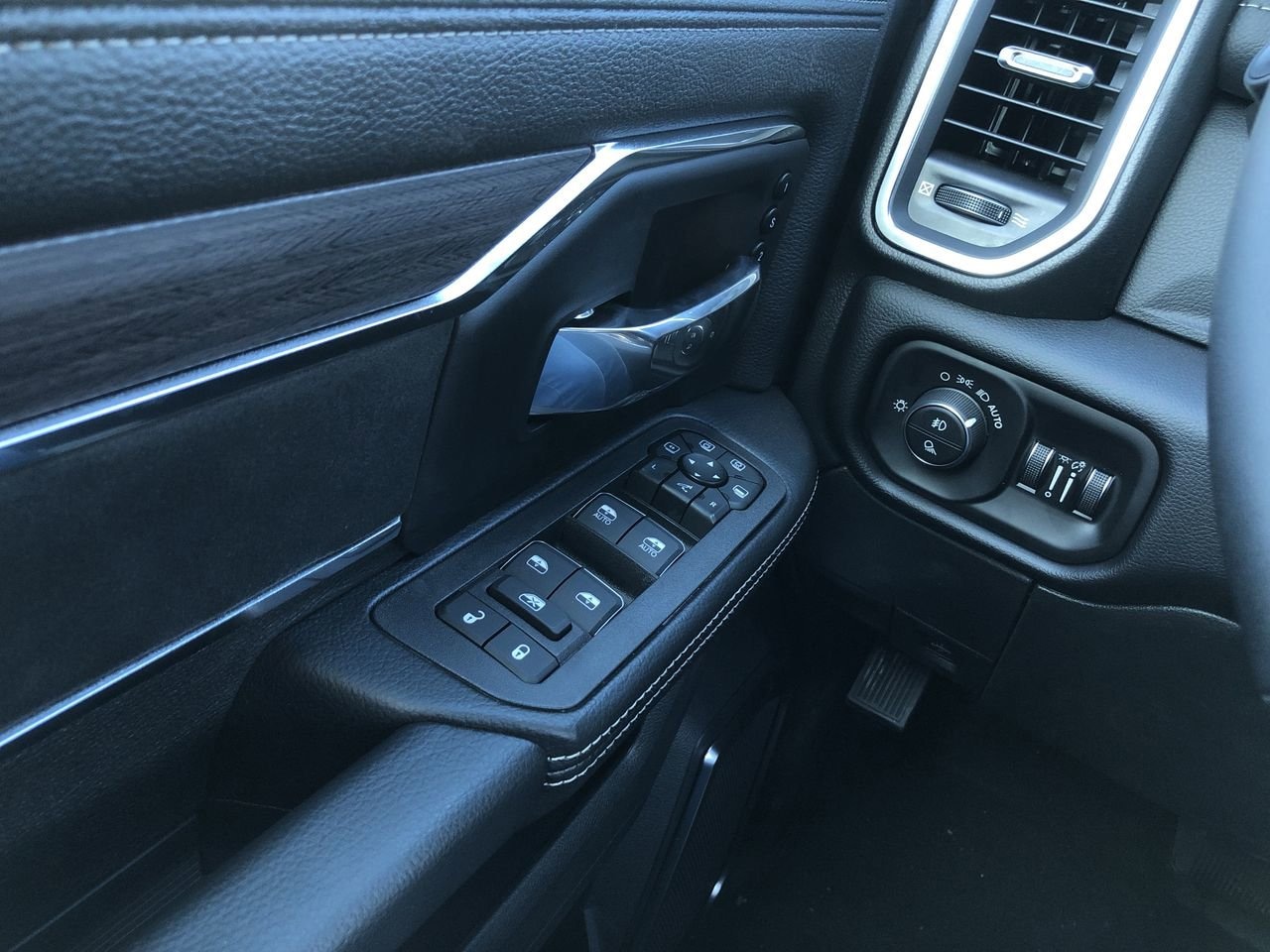 New 2026 Ram 2500 Laramie - photo - 19