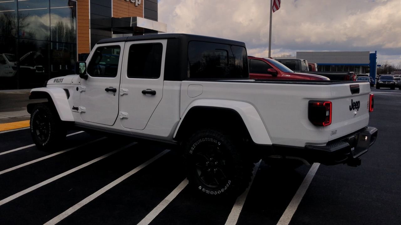 New 2026 Jeep Gladiator Willys - photo - 4