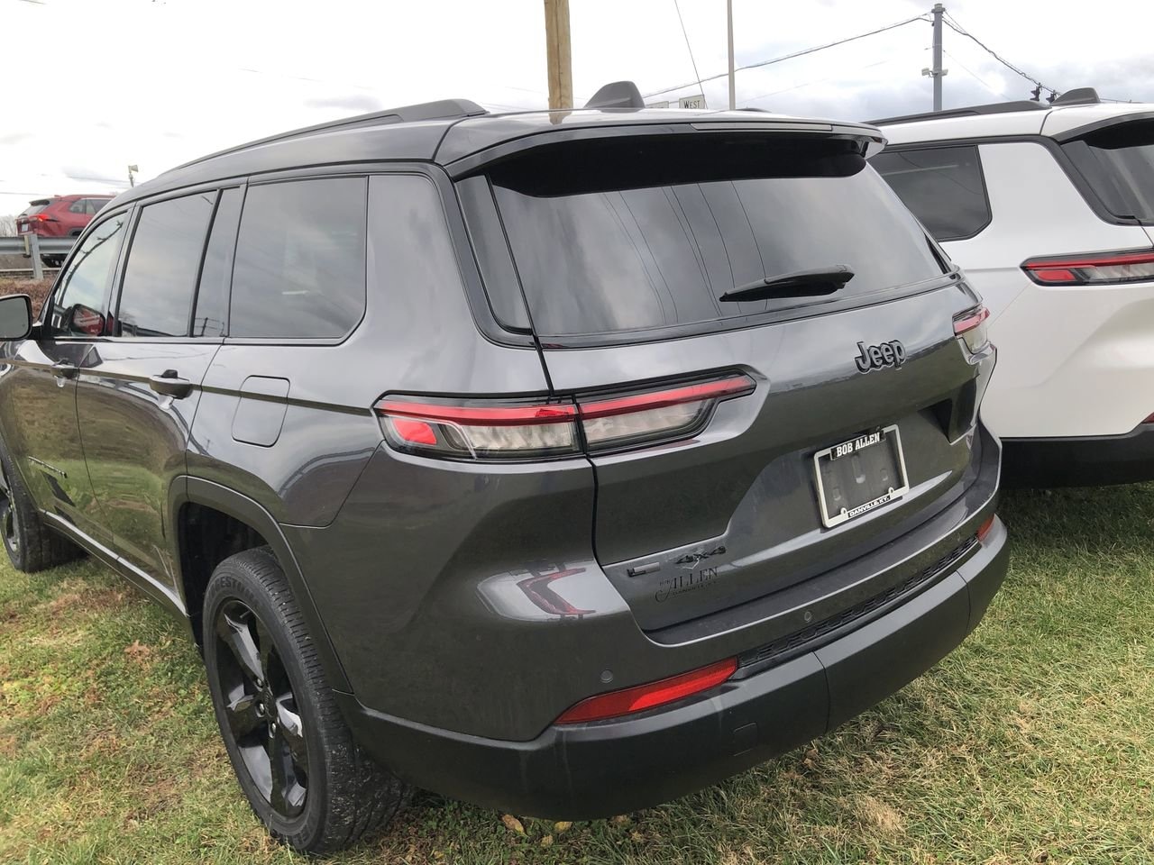 Pre-Owned 2023 Jeep Grand Cherokee L  - photo - 3