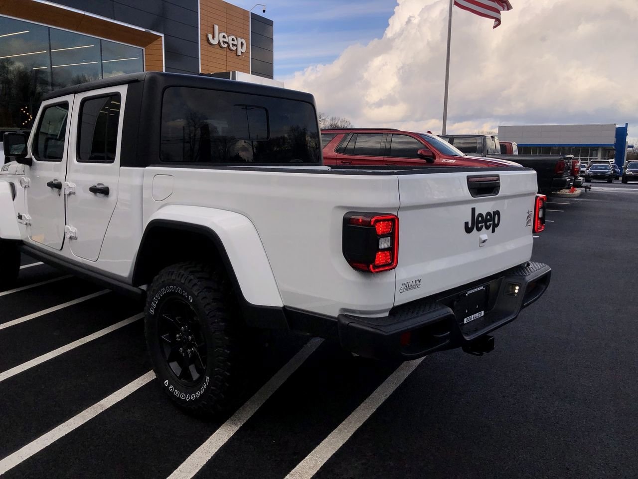New 2026 Jeep Gladiator Willys - photo - 11