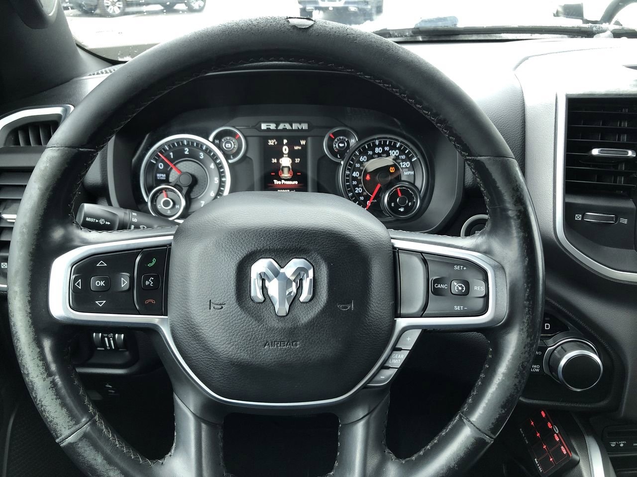 Pre-Owned 2019 Ram 1500  - photo - 14