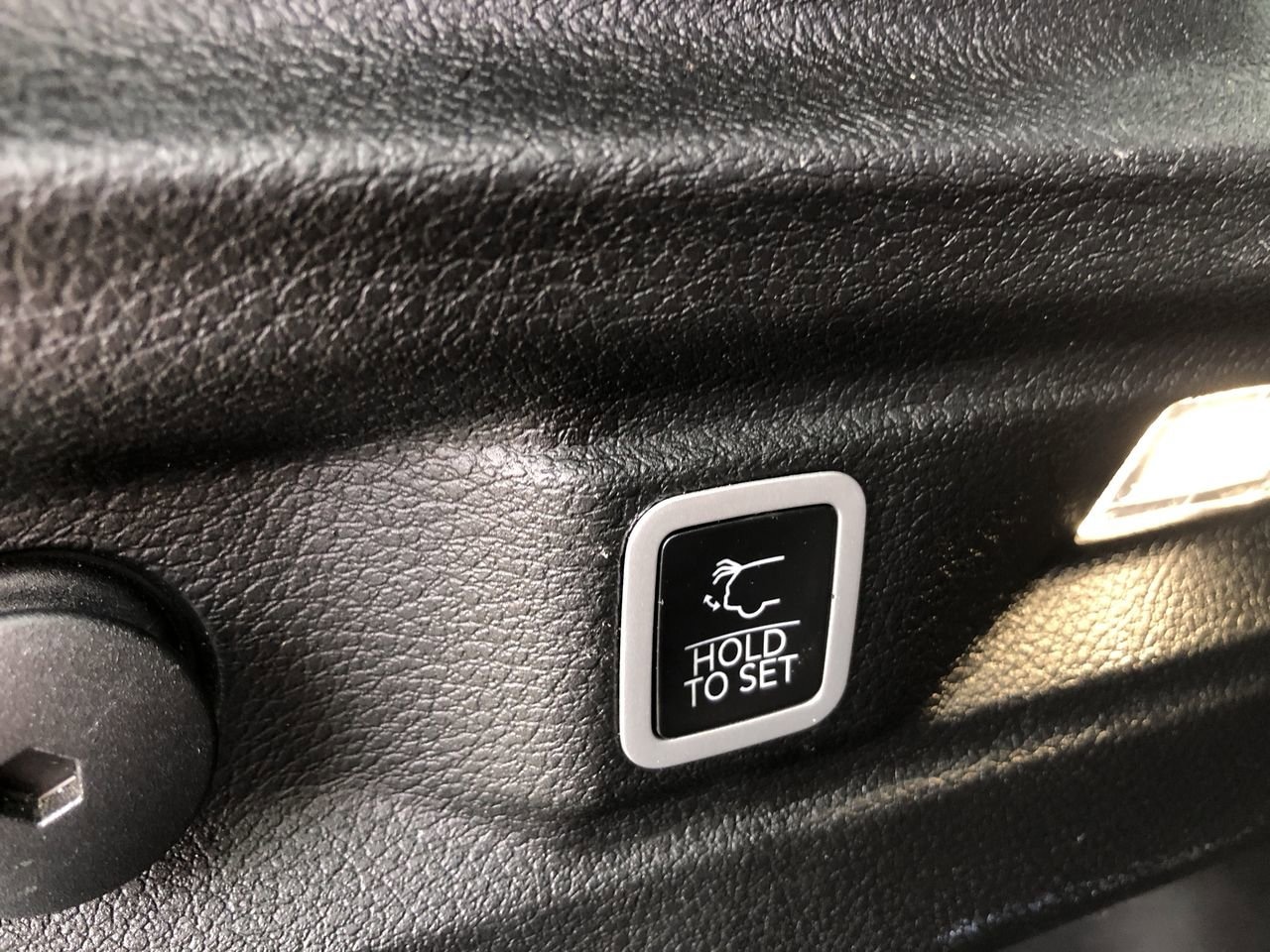 Pre-Owned 2024 Jeep Grand Cherokee L  - photo - 9