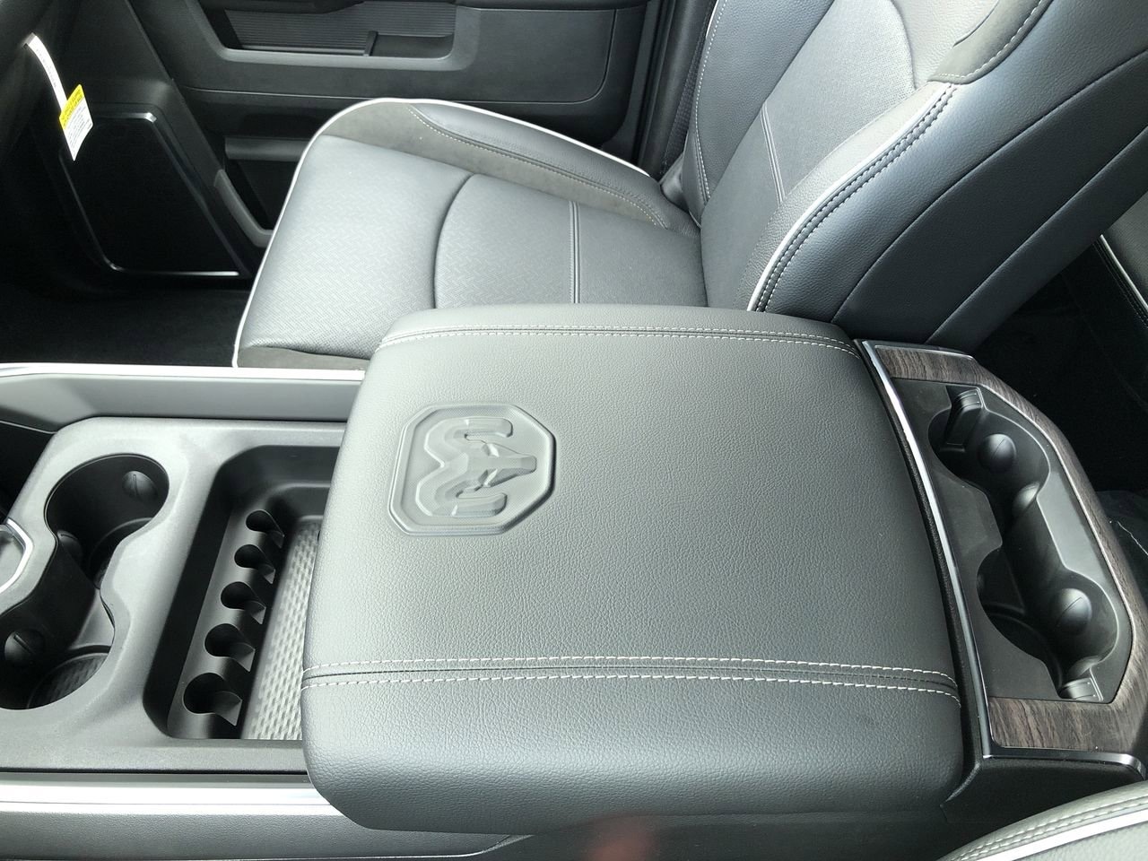 New 2026 Ram 2500 Laramie - photo - 24