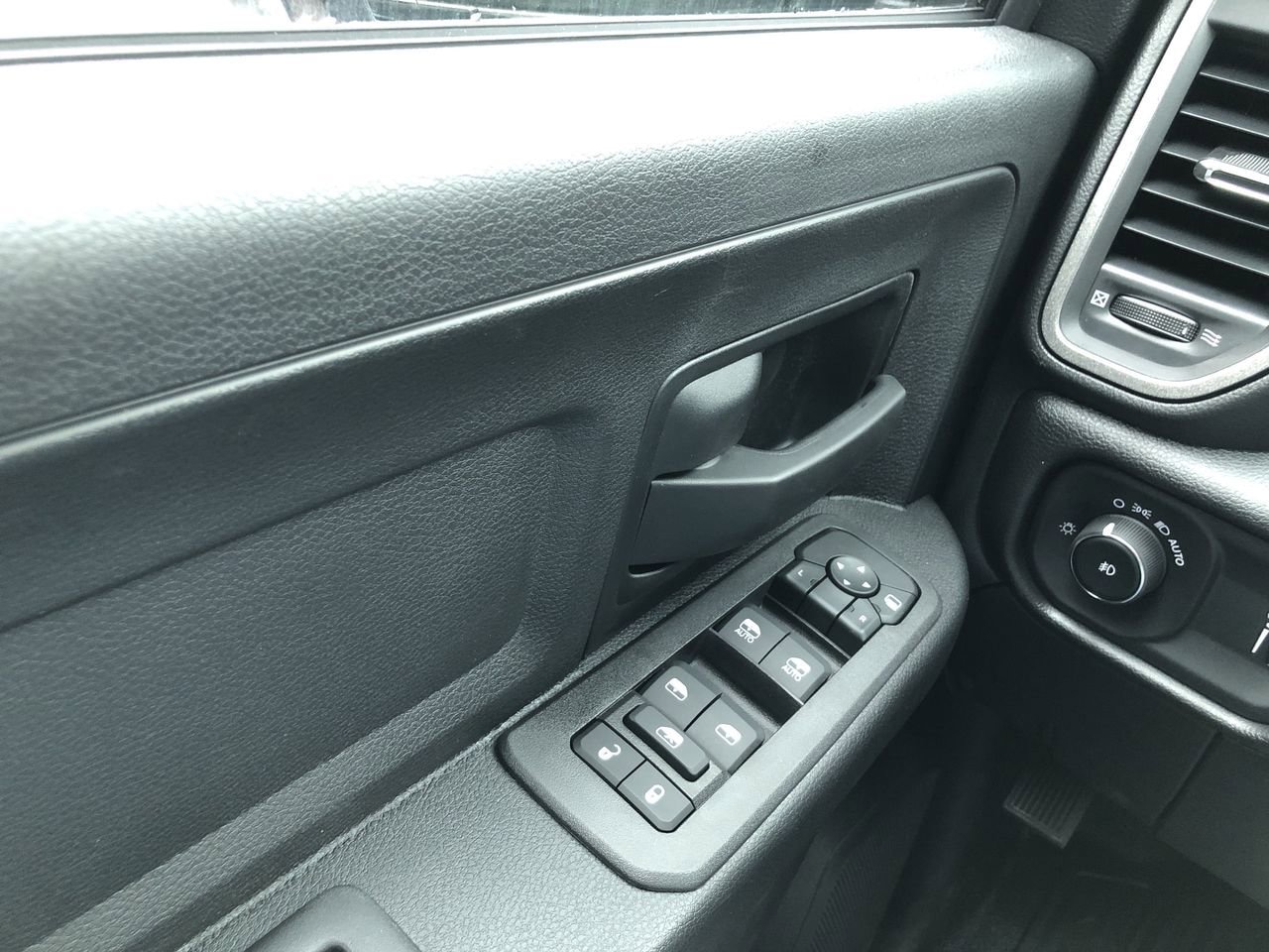 New 2026 Ram 3500 Chassis Cab Tradesman - photo - 19