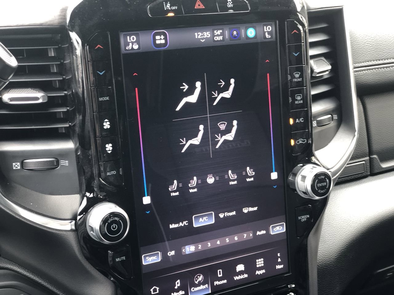 New 2026 Ram 2500 Laramie - photo - 29