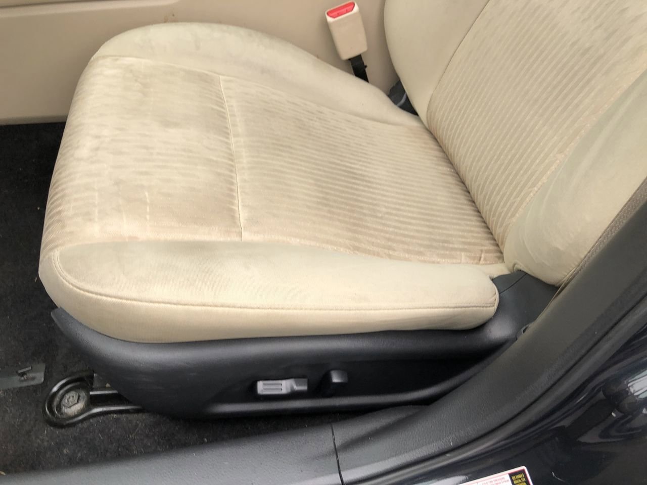 Pre-Owned 2016 Nissan Altima  - photo - 12