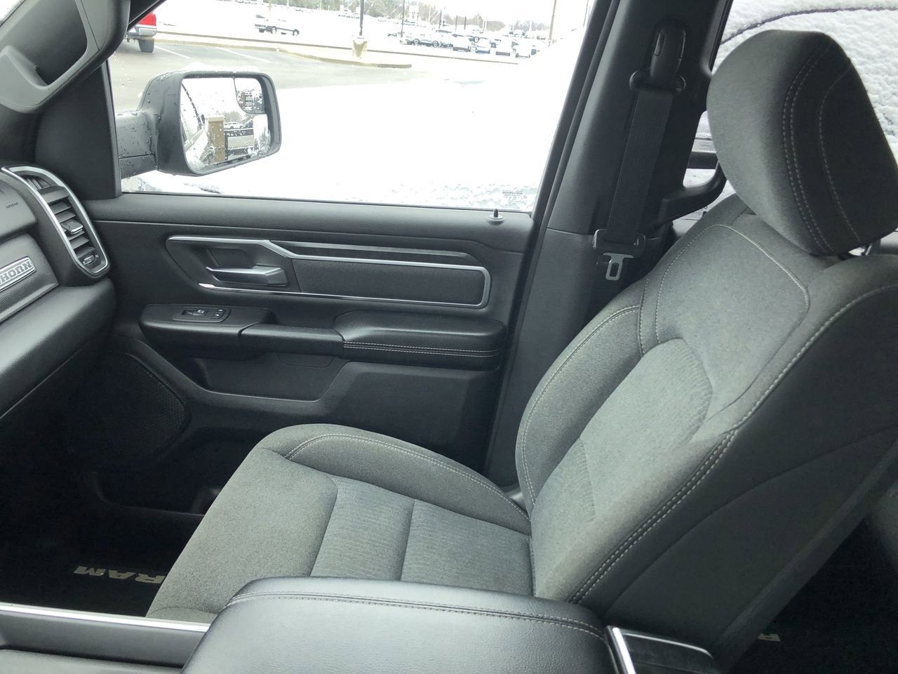 Pre-Owned 2019 Ram 1500  - photo - 21