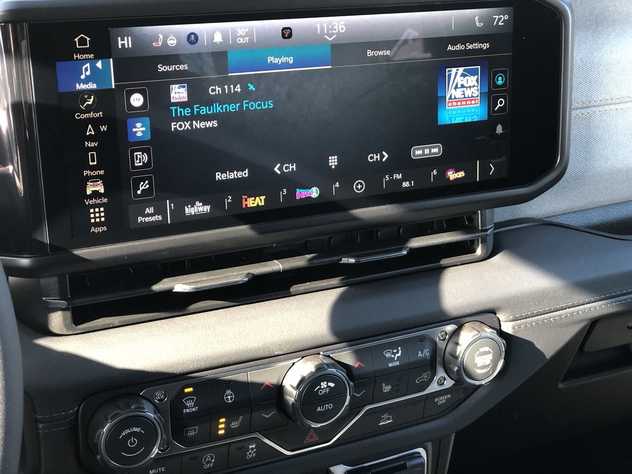 New 2026 Jeep Wrangler Sahara - photo - 18