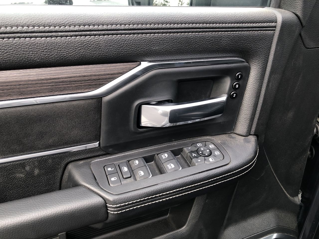 New 2026 Ram 2500 Laramie - photo - 19