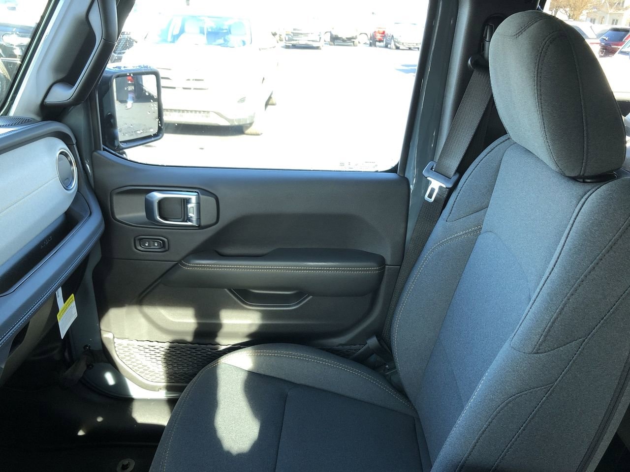 New 2026 Jeep Wrangler Sahara - photo - 22