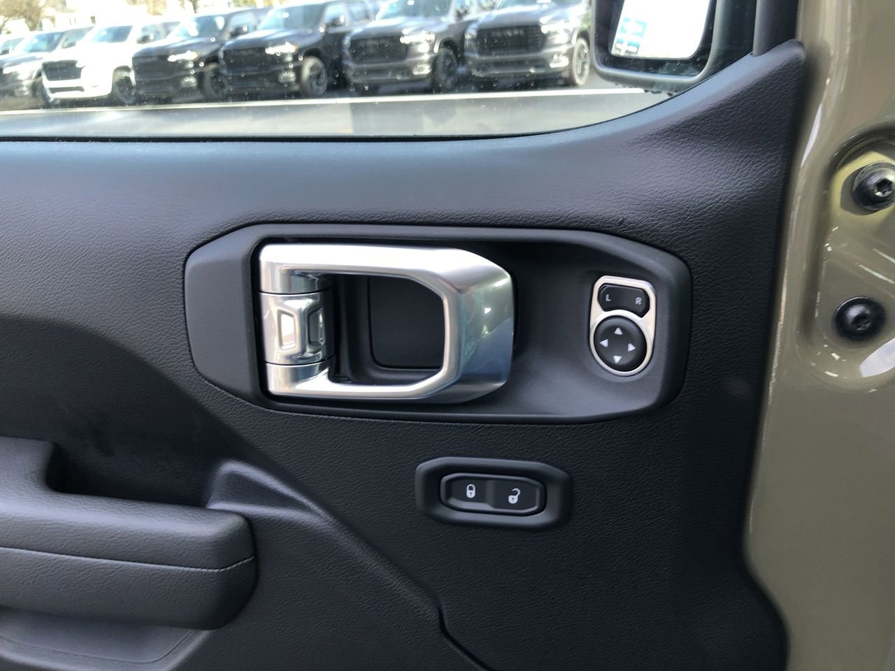 New 2026 Jeep Gladiator Willys - photo - 19