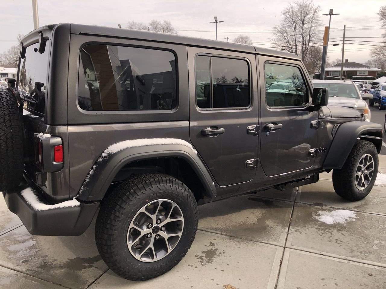 New 2026 Jeep Wrangler Sport S - photo - 5