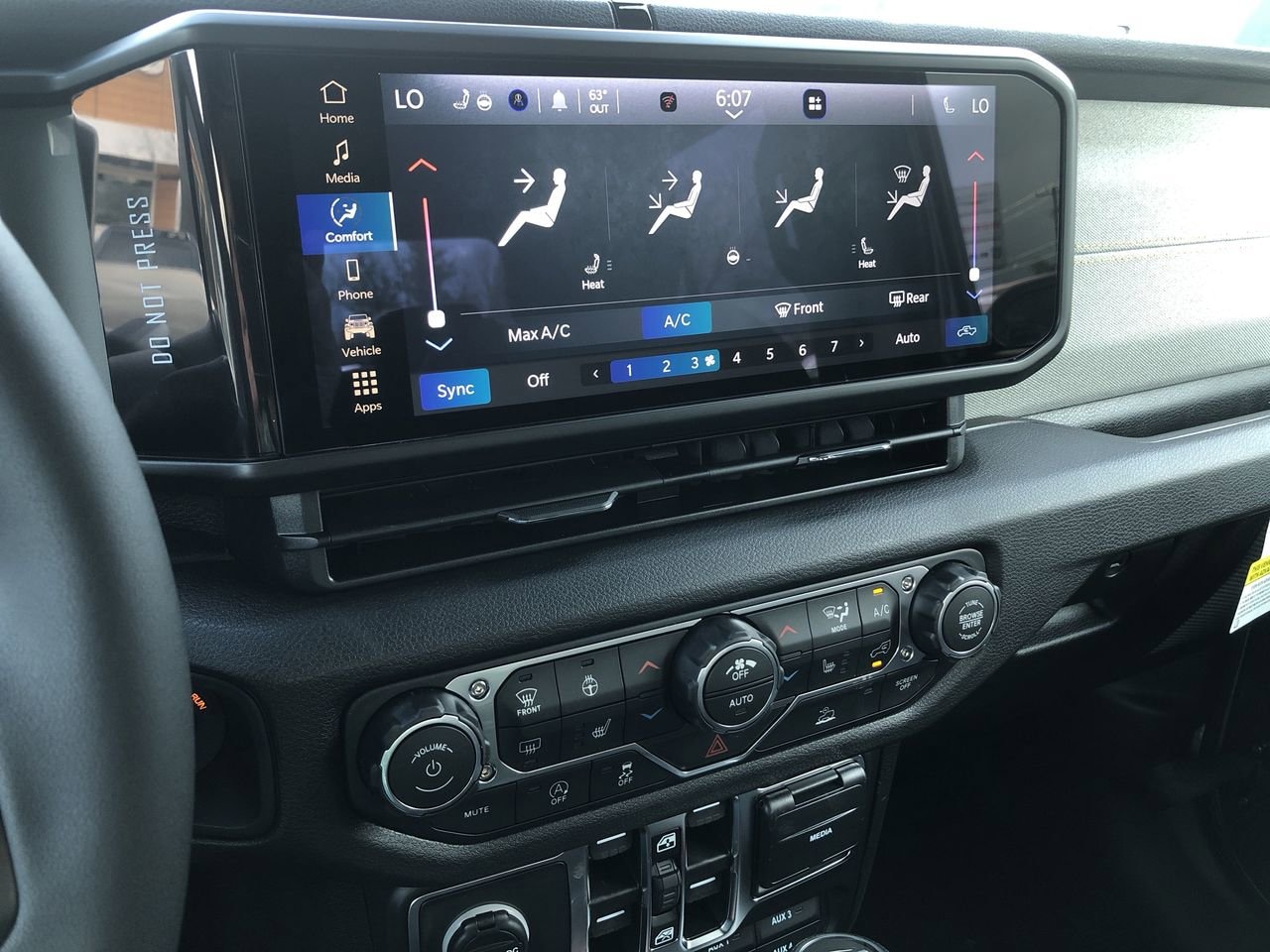 New 2026 Jeep Gladiator Willys - photo - 28