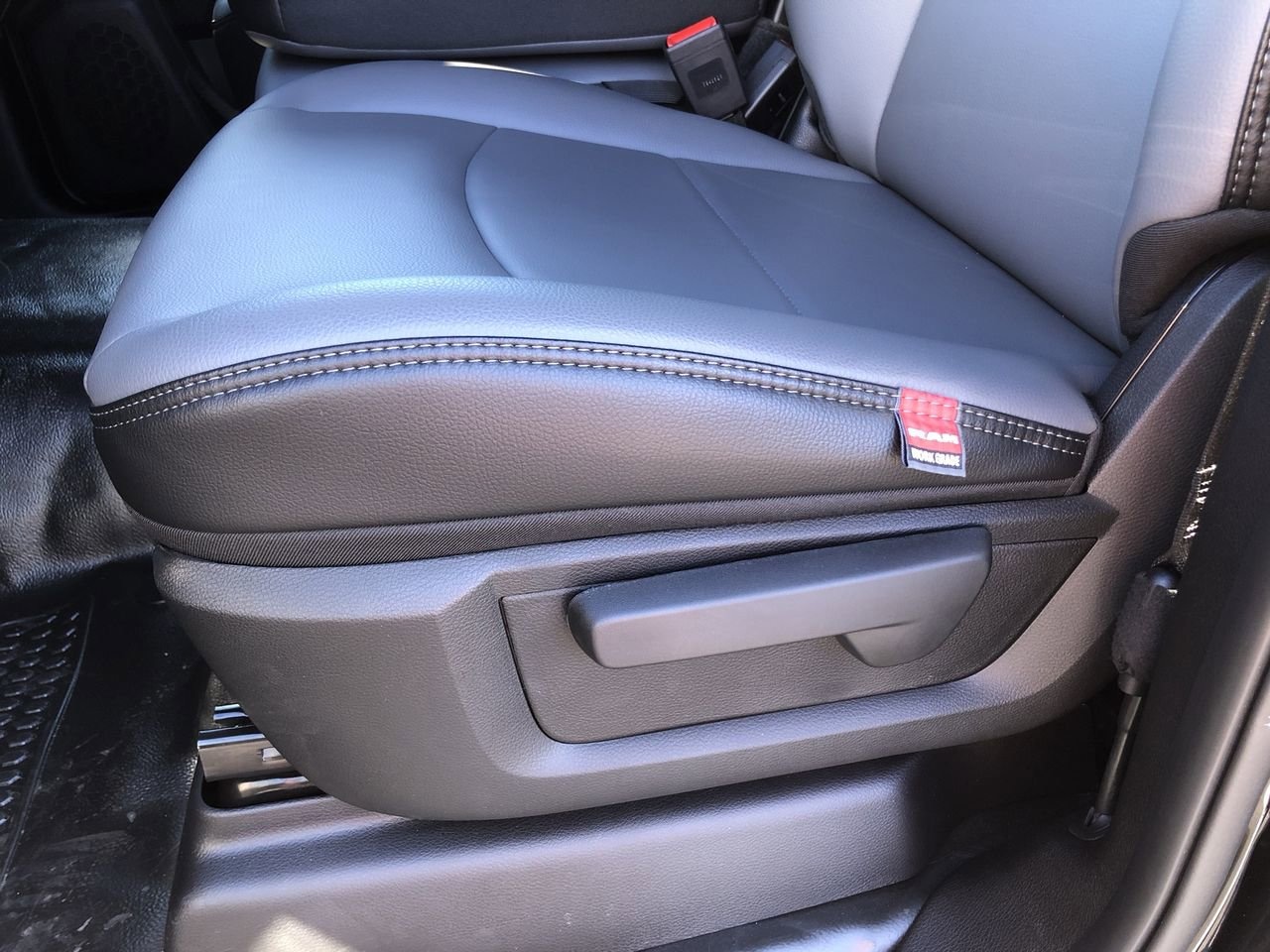 New 2026 Ram 2500 Tradesman - photo - 21