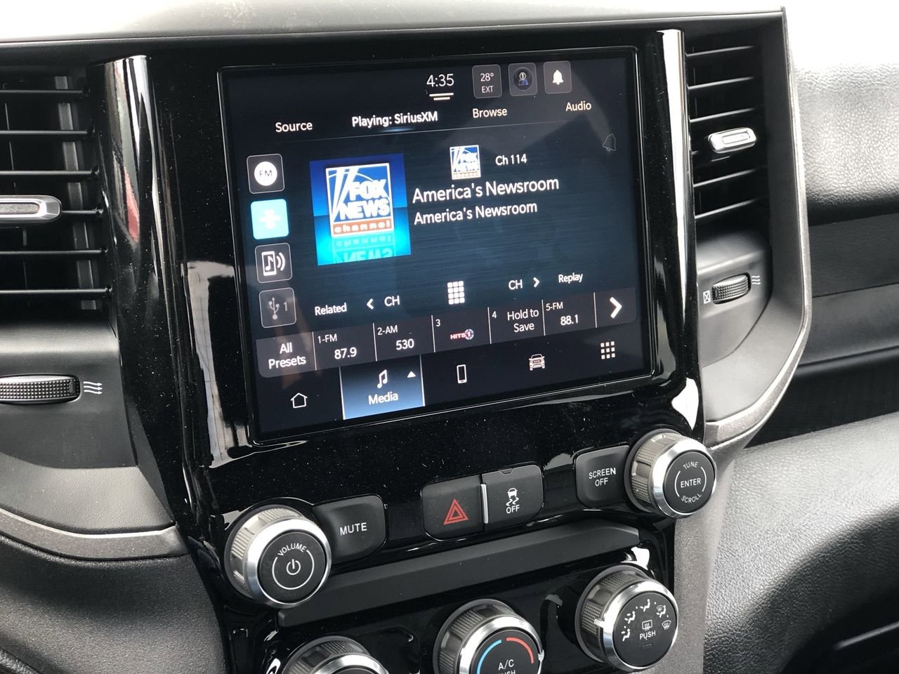 New 2026 Ram 2500 Tradesman - photo - 26