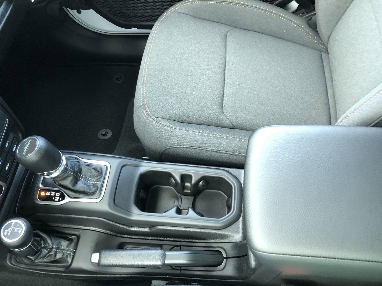 New 2026 Jeep Gladiator Willys - photo - 24