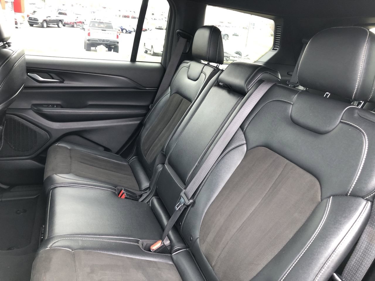 Pre-Owned 2024 Jeep Grand Cherokee L  - photo - 12