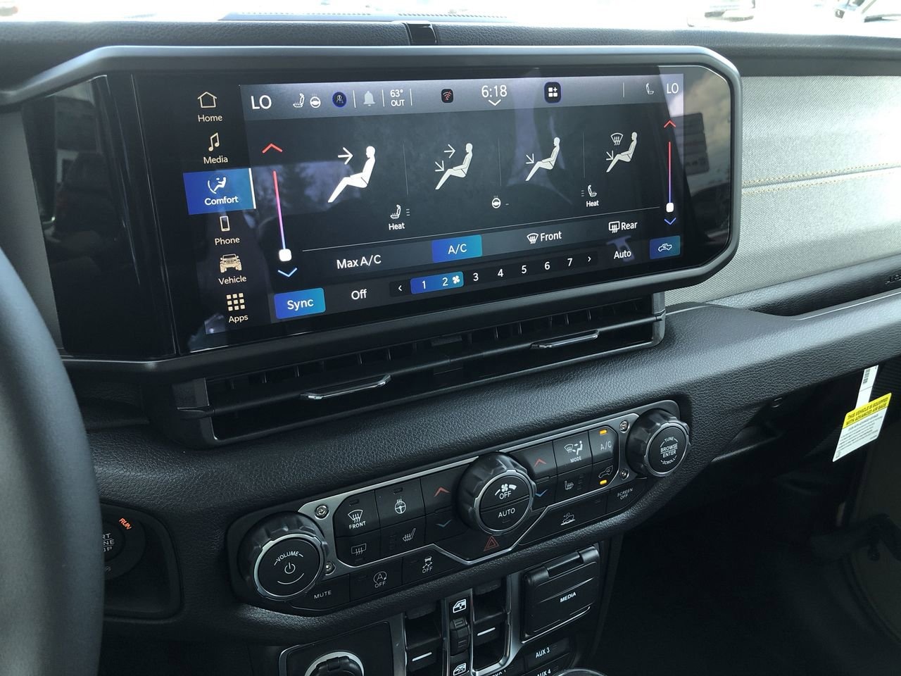 New 2026 Jeep Gladiator Willys - photo - 28