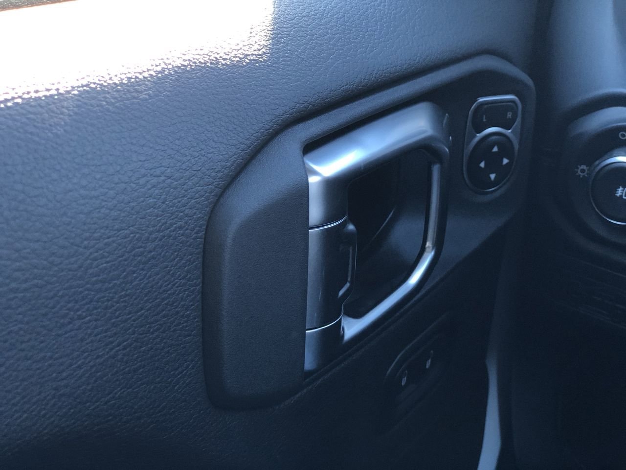 New 2026 Jeep Wrangler Sahara - photo - 19