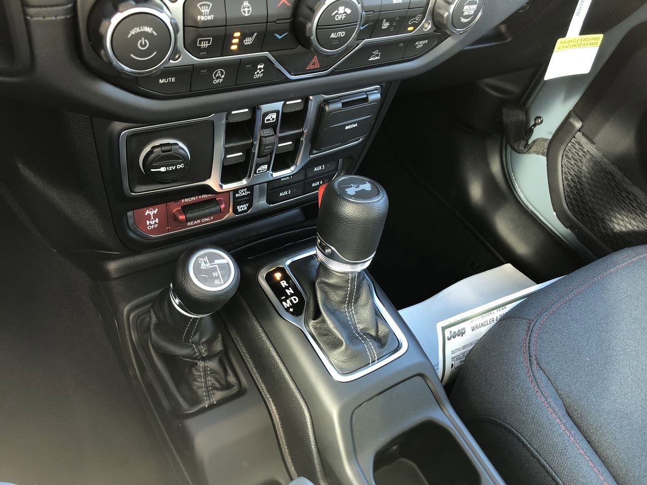 New 2026 Jeep Wrangler Rubicon - photo - 16