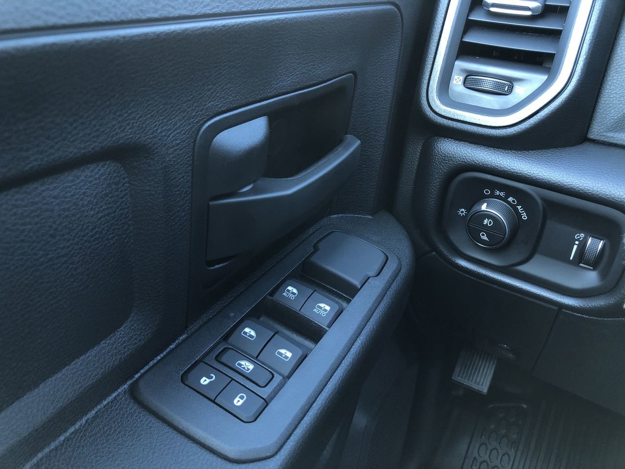 New 2026 Ram 2500 Tradesman - photo - 19