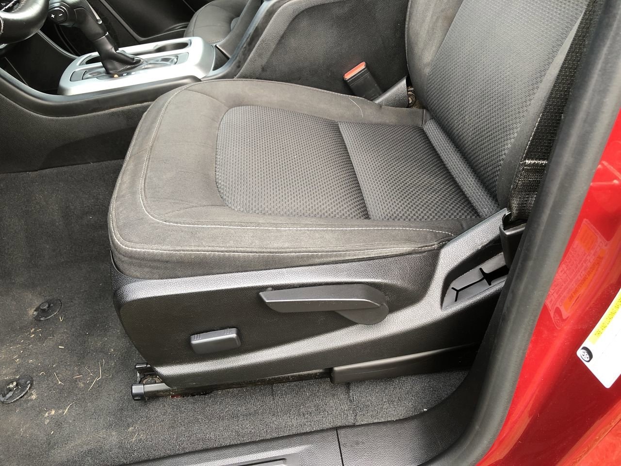 Pre-Owned 2021 Chevrolet Colorado LT - photo - 13