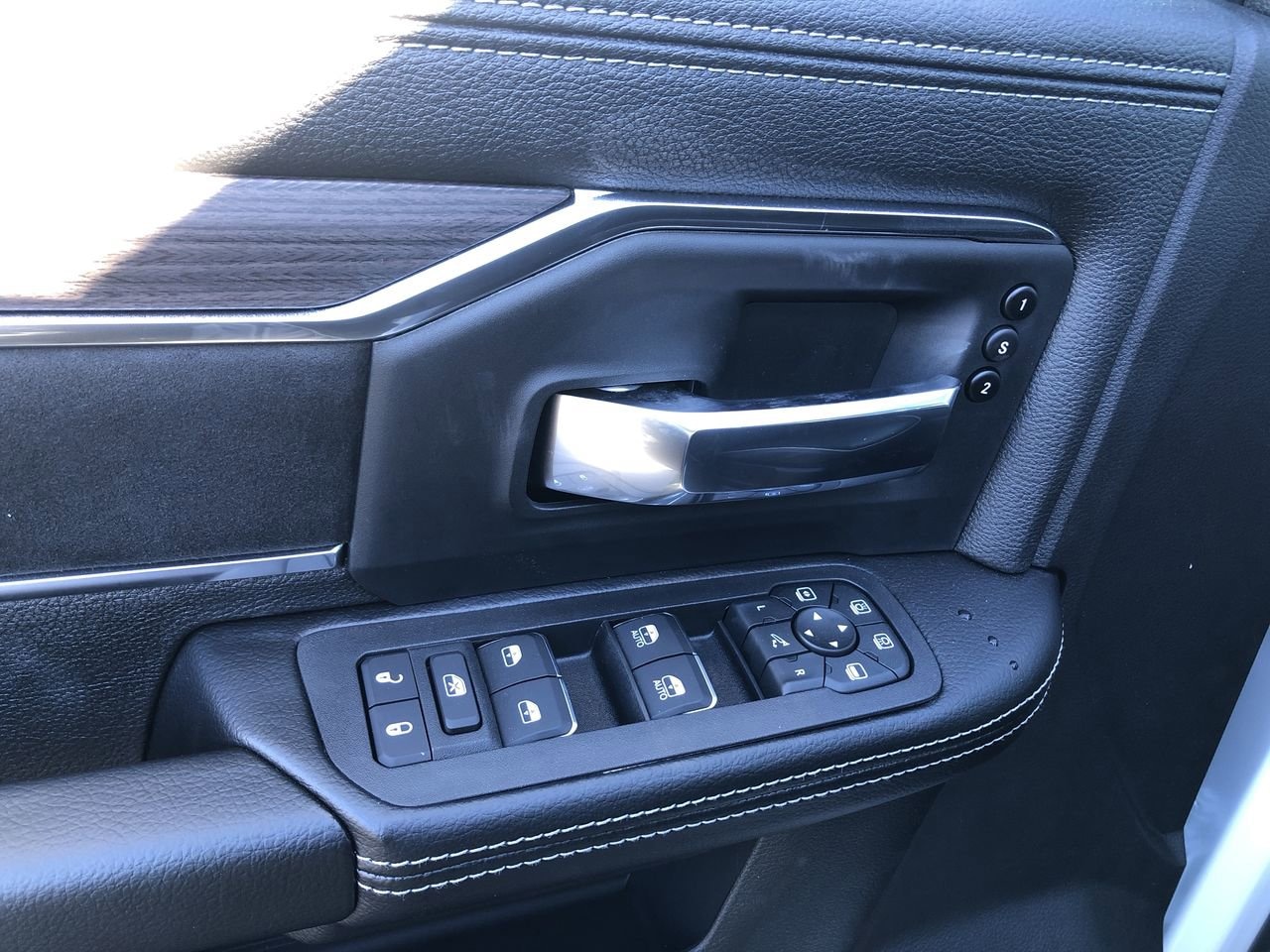 New 2026 Ram 2500 Laramie - photo - 19