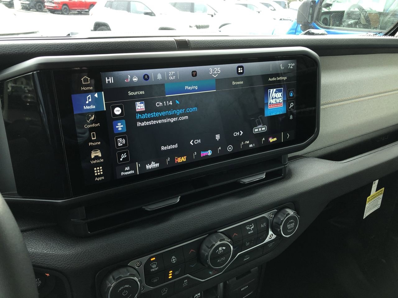 New 2026 Jeep Wrangler Sport S - photo - 18