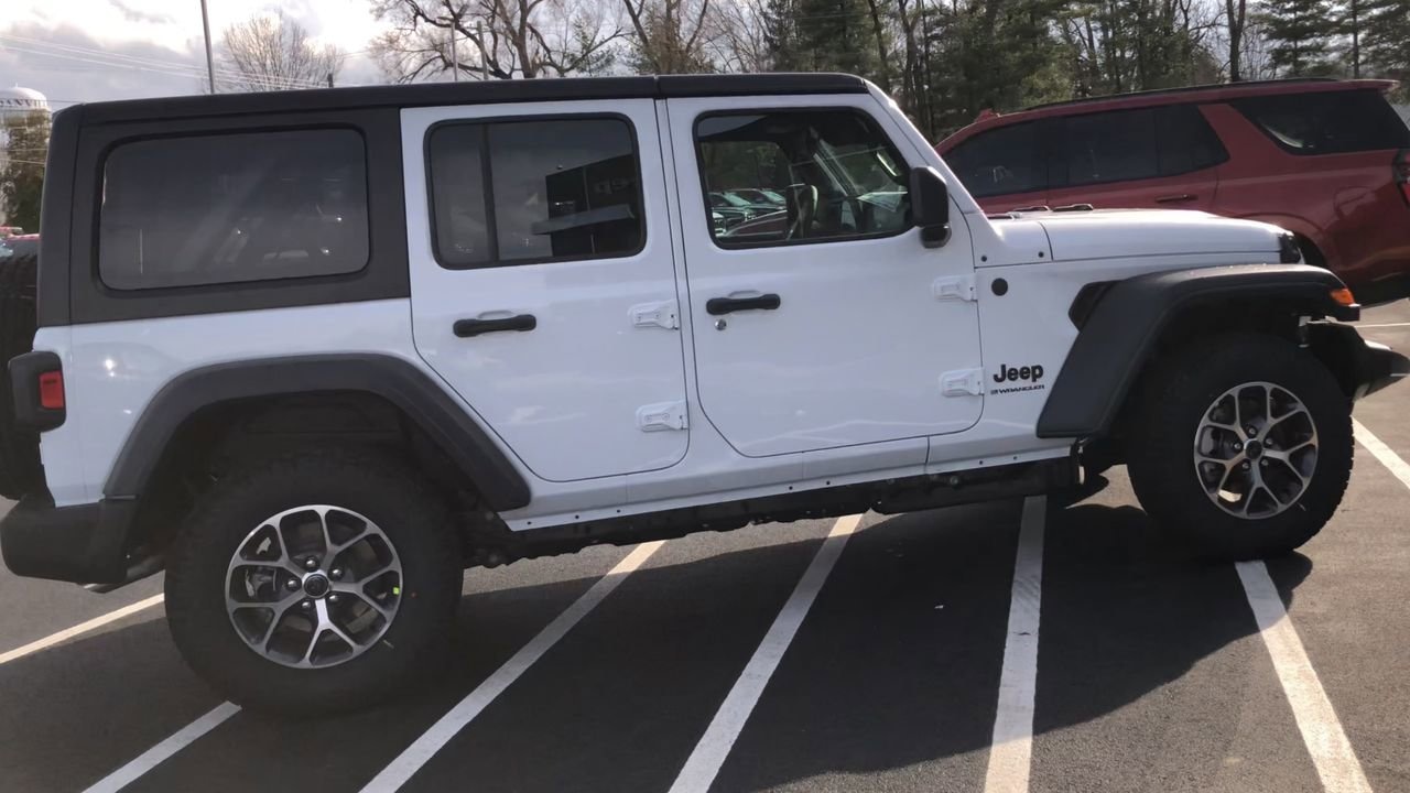 New 2026 Jeep Wrangler Sport S - photo - 7
