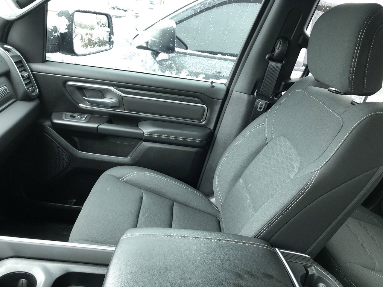 Pre-Owned 2025 Ram 1500  - photo - 29